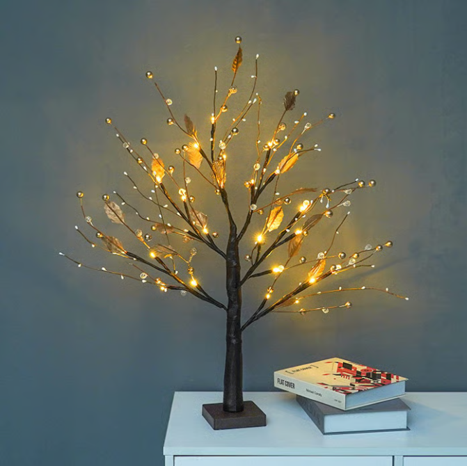 đChristmas Lighted Mini LED Tree With Red Berries